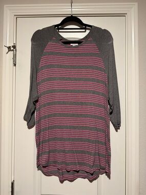 LuLaRoe Gray Top with Pink Stripes